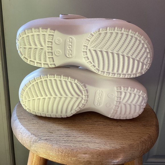 Women’s White Platform Crocs Classic Clog Shoes Size 9 - Picture 7 of 9